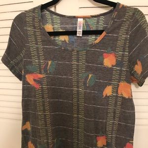 Lularoe Medium Classic Tee